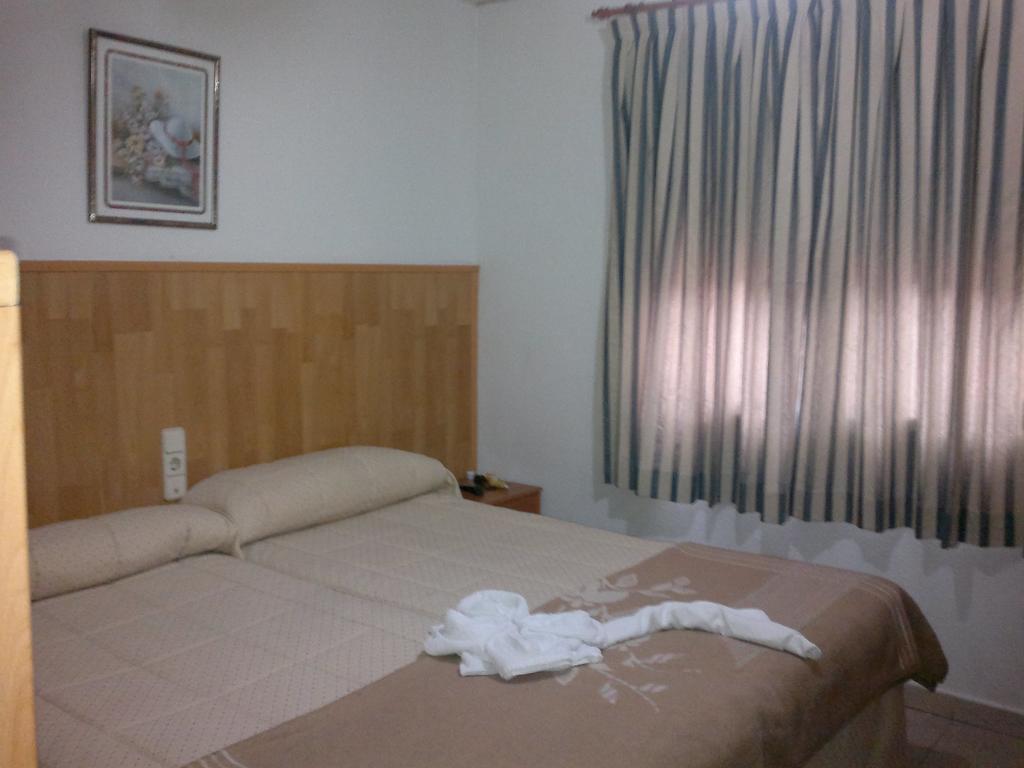 Hostal Mays Numancia de la Sagra Esterno foto